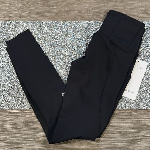 Lululemon Fast & Free 7/8 Tight II Non-Reflective Nulux 25"
Black size 2 NWT - Picture 2 of 5